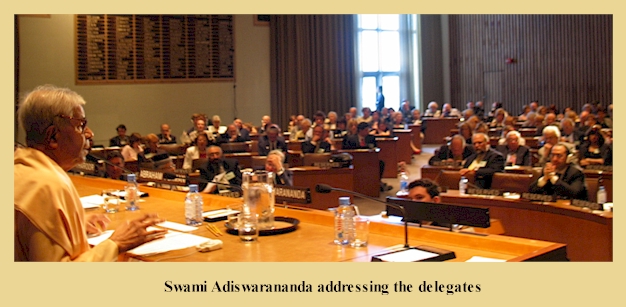 Swami Adiswarananda addressing the delegates.